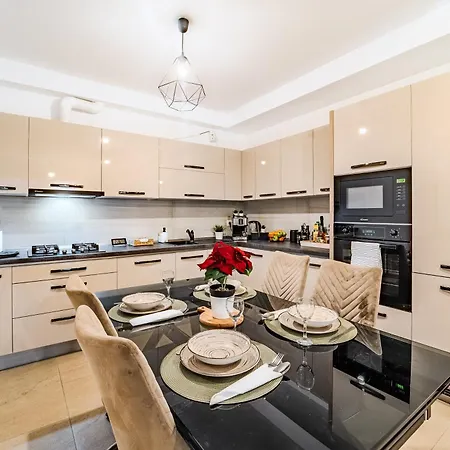 In Monarh Tower By Open House Apartment