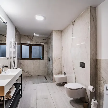 In Monarh Tower By Open House *