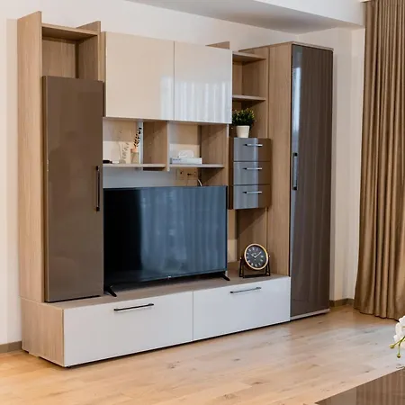 Διαμέρισμα In Monarh Tower By Open House *