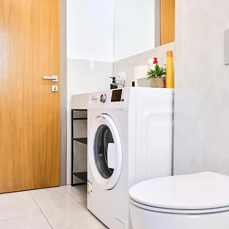 In Monarh Tower By Open House Apartment