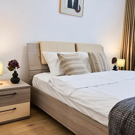 In Monarh Tower By Open House Apartment