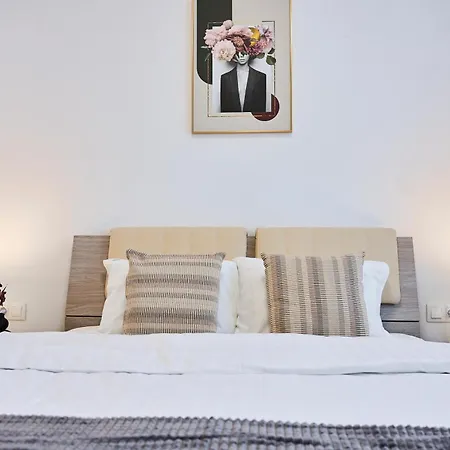 Apartment In Monarh Tower By Open House *