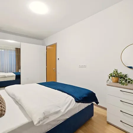 In Monarh Tower By Open House Apartment *