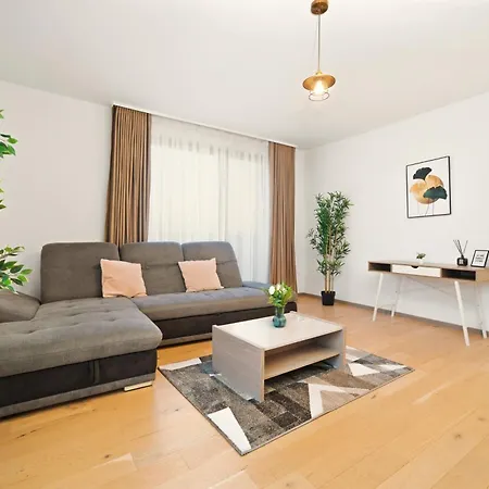 Апартаменты In Monarh Tower By Open House