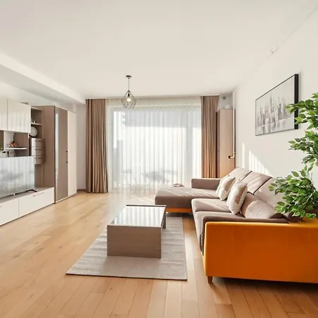 Διαμέρισμα In Monarh Tower By Open House *