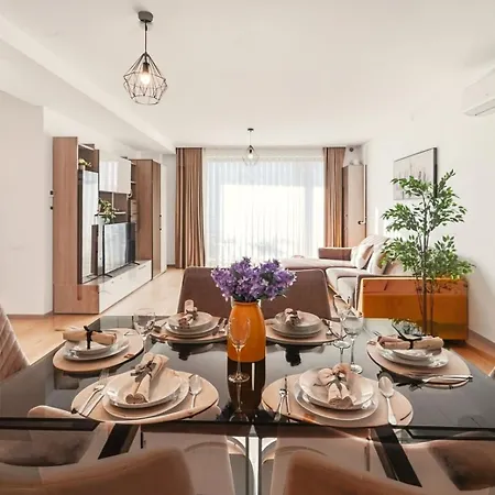 Διαμέρισμα In Monarh Tower By Open House *