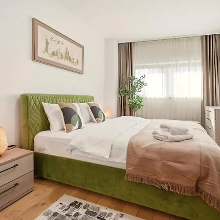 Διαμέρισμα In Monarh Tower By Open House