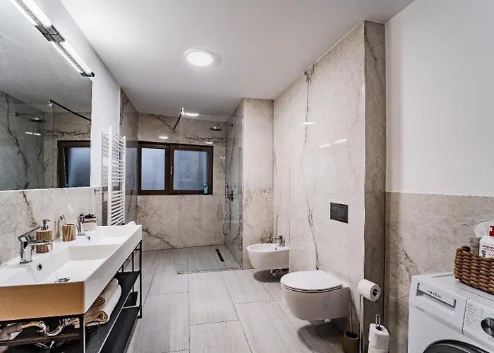 In Monarh Tower By Open House *