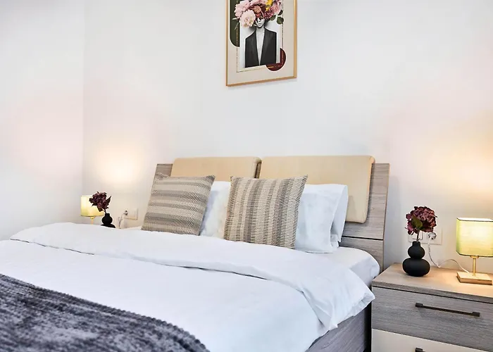 In Monarh Tower By Open House *