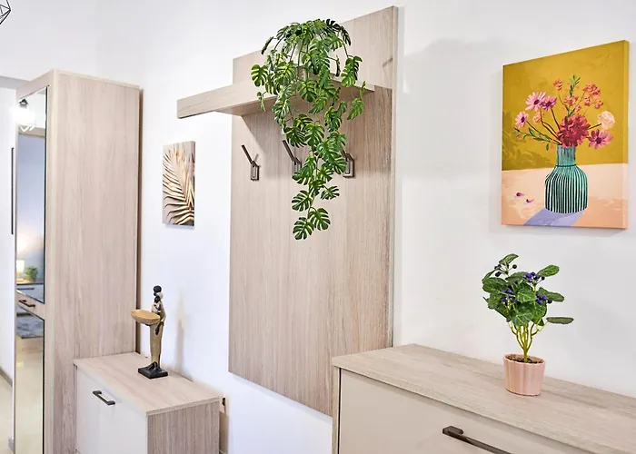 In Monarh Tower By Open House *