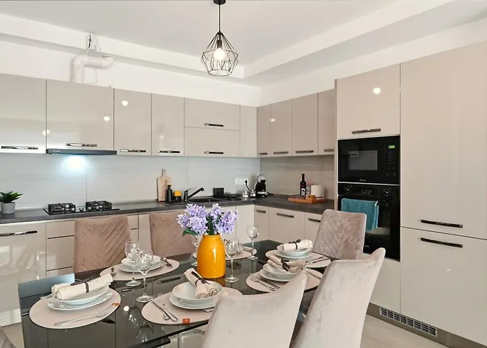 In Monarh Tower By Open House *