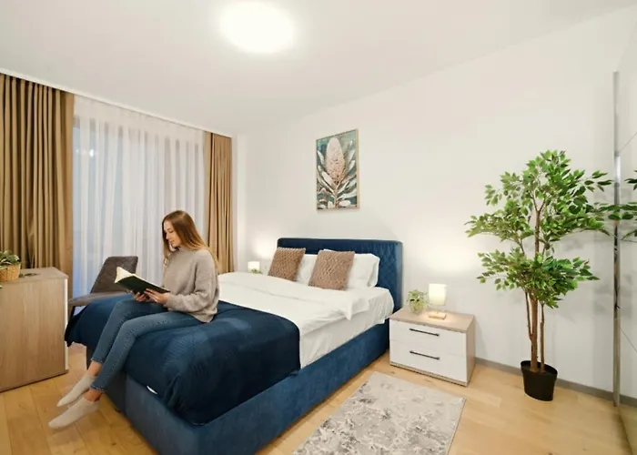 In Monarh Tower By Open House *