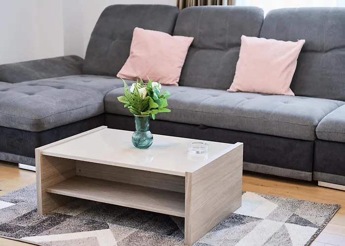 In Monarh Tower By Open House *