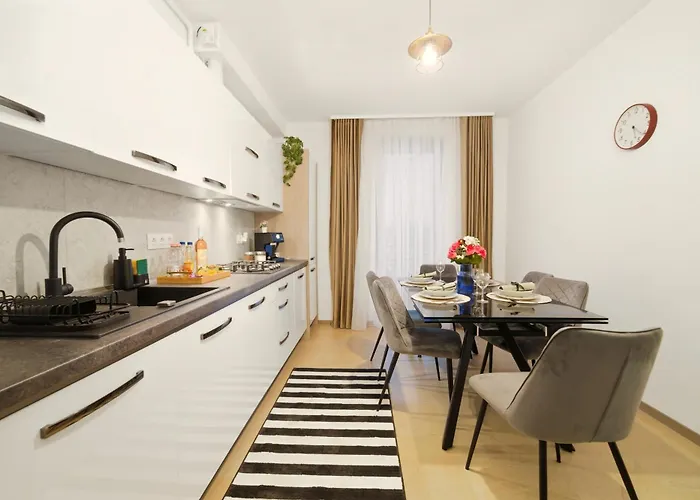 In Monarh Tower By Open House Apartament